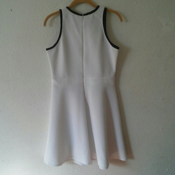 Pinko Italian White Dress - Picture 7 of 8